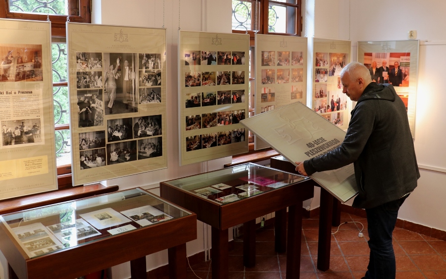 Dobiegają końca prace związane z wystawą. (fot. Muzeum Regionalne w Pleszewie)