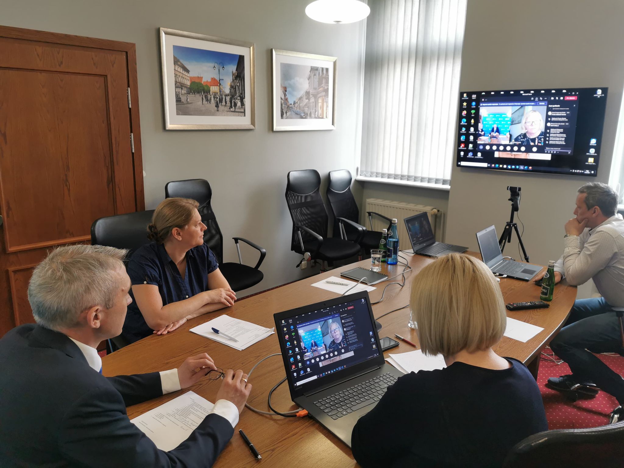 na zdjęciu uczestnicy konferencji