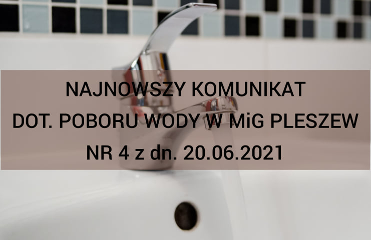 treść komunikatu na tle kranu z lejącą się wodą